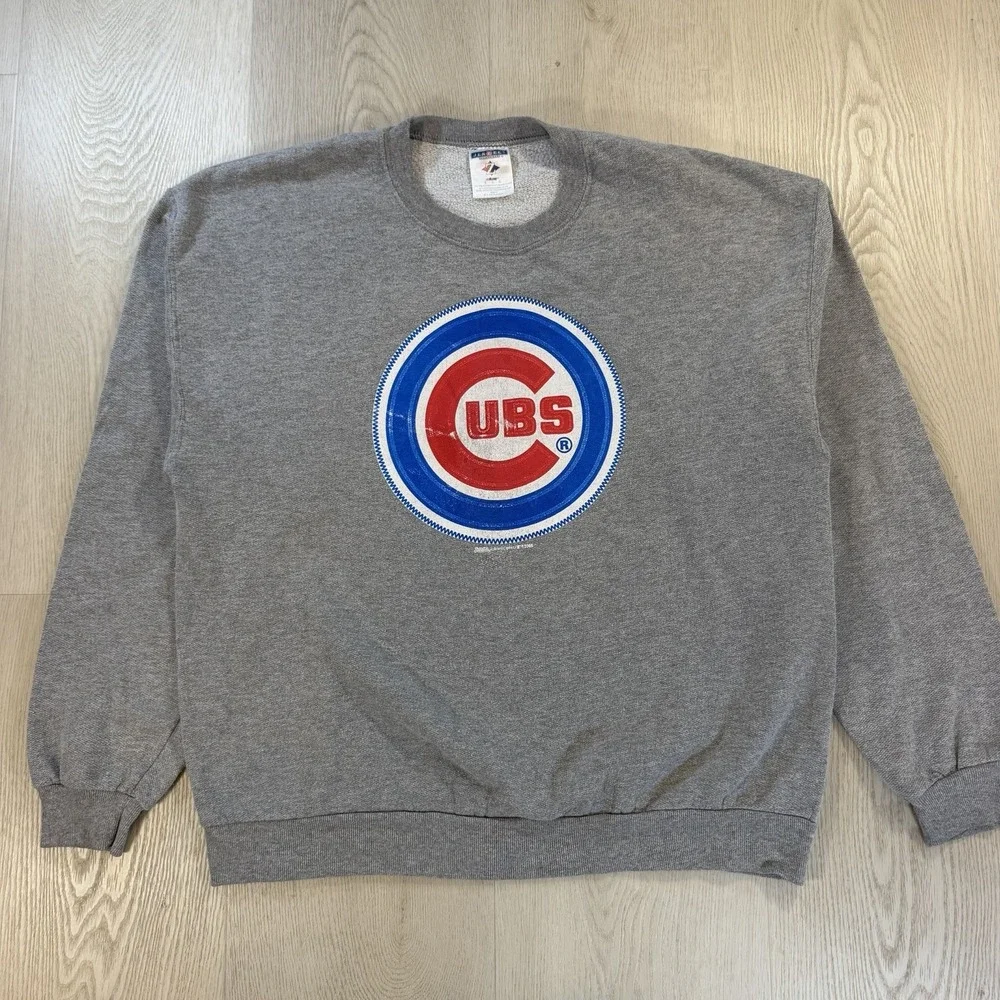 Vintage Chicago Cubs Sweatshirt — Gray Chicago Cubs Crewneck
